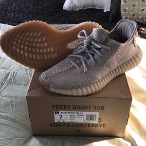 Slightly used Yeezy Boost 350 V2